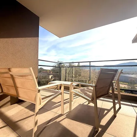 Avec Terrasse - Coeur De Vecchio